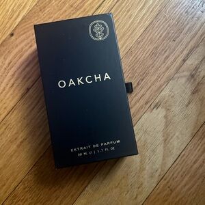 Oakcha Extrait de Parfum - Black/Gold Fragrance Box